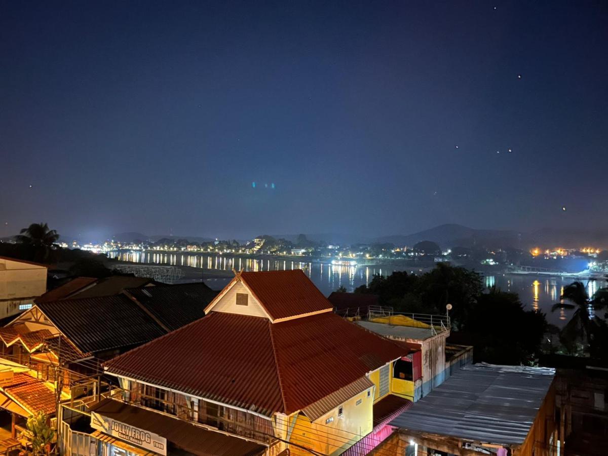 Thaveesinh Hotel Ban Houayxay Exterior foto